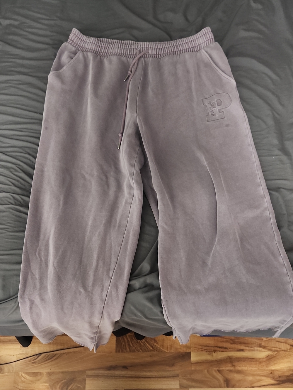 Pink Brand Wide-Leg Fleece Sweatpants in Lavender